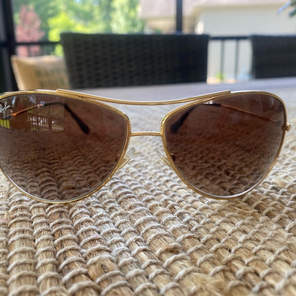 Ray-Bans. Great condition glasses. - Picture 3 of 4